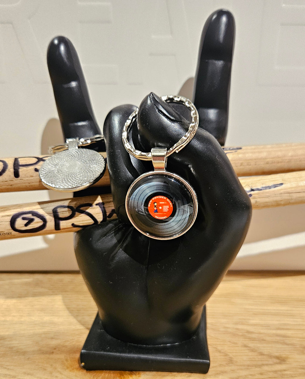 Record style keyring (Red Centre)